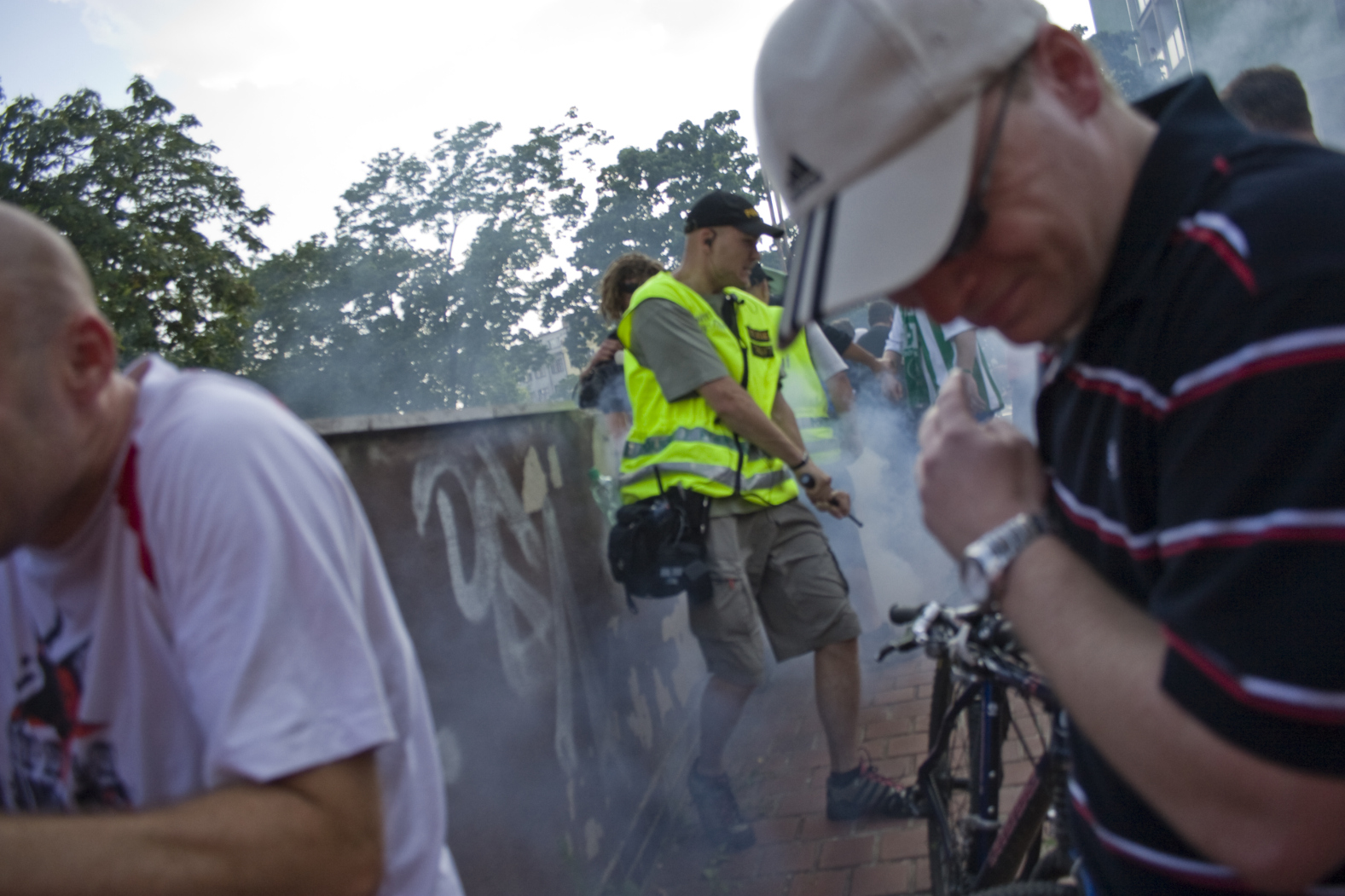 9144 fanousci na pochodu antikonfliktní tým